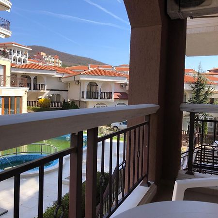 2 Bedroom Apartment Sveti Vlas With 2 Balconies And Sea Views Eksteriør bilde