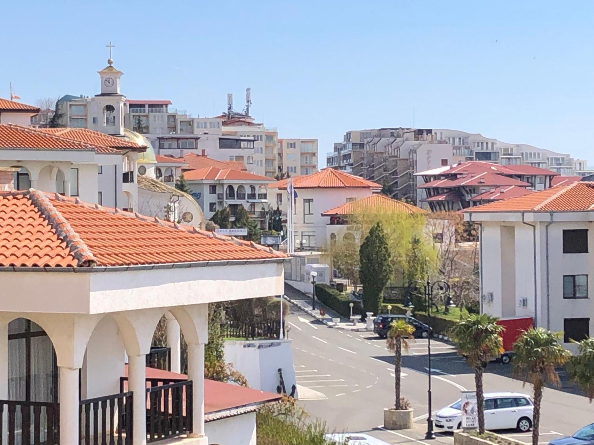 2 Bedroom Apartment Sveti Vlas With 2 Balconies And Sea Views Eksteriør bilde