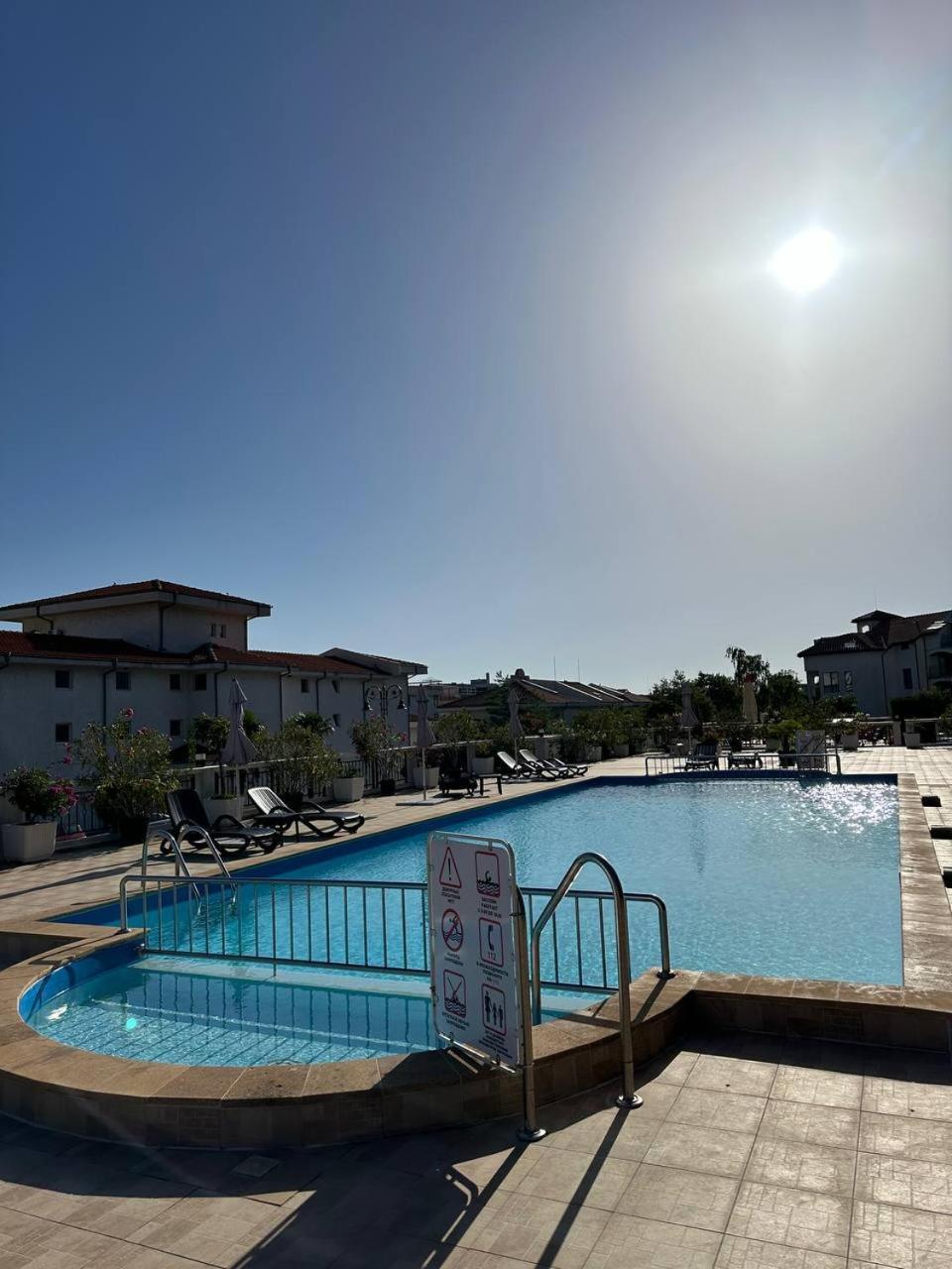 2 Bedroom Apartment Sveti Vlas With 2 Balconies And Sea Views Eksteriør bilde
