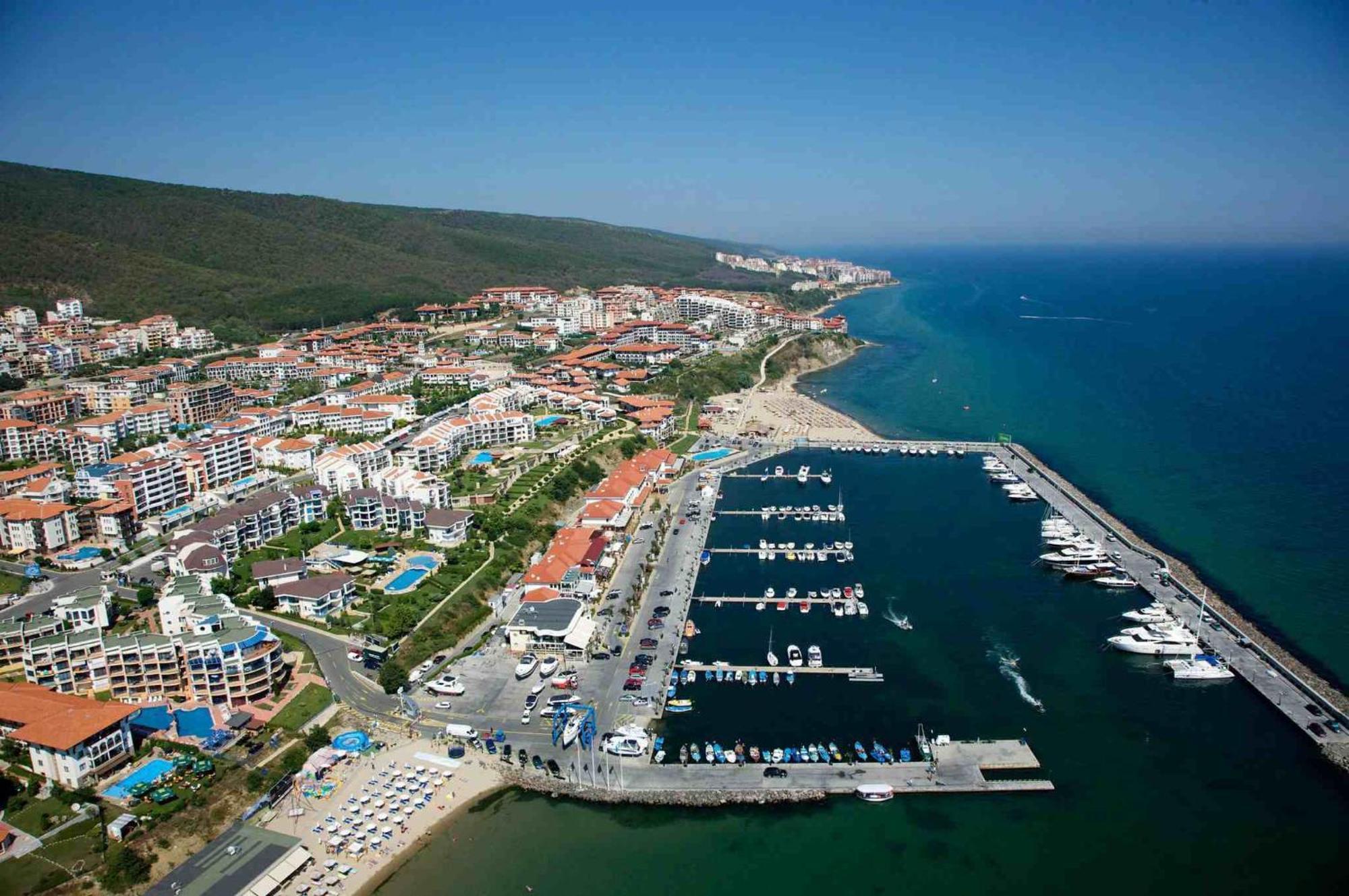2 Bedroom Apartment Sveti Vlas With 2 Balconies And Sea Views Eksteriør bilde