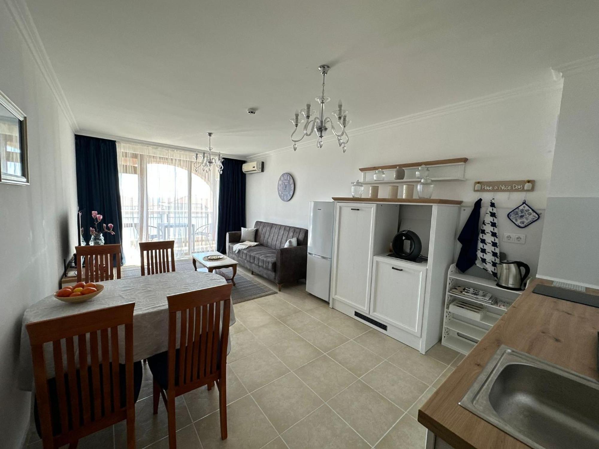 2 Bedroom Apartment Sveti Vlas With 2 Balconies And Sea Views Eksteriør bilde